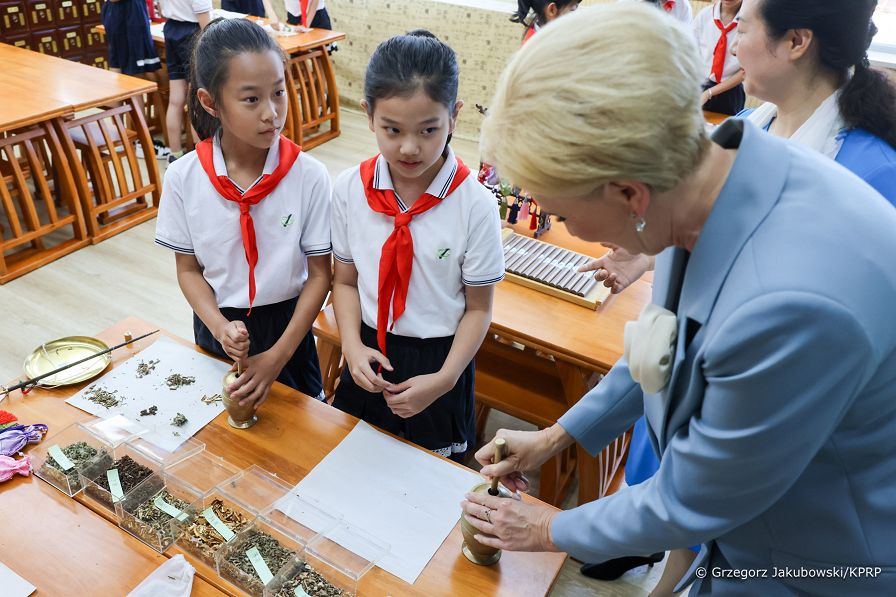 024_Agata_Kornhauser_Duda_wizyta_Szkola_Chaoyang_Shiyan_Xiaoxue_Chiny_20240625_GJB_0516.jpg