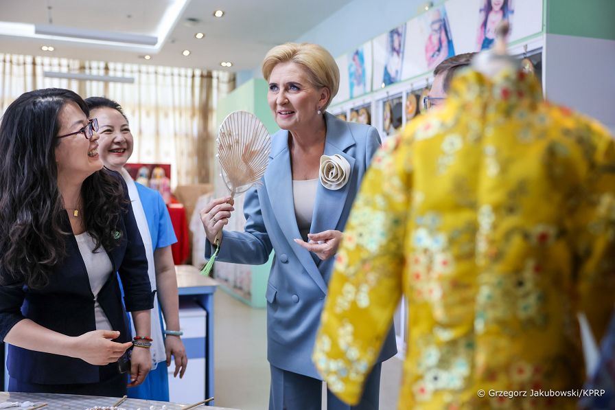 025_Agata_Kornhauser_Duda_wizyta_Szkola_Chaoyang_Shiyan_Xiaoxue_Chiny_20240625_GJB_0579.jpg