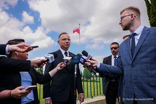 19_Andrzej_Duda_Polski_Cmentarz_Wojenny_Langannerie_Normandia _20240606_MB2_7152.jpg