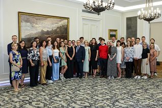 006_Minister_Andrzej_Dera_spotkanie_finalisci_Olimpiady_Historii_Polski _20240710_LB_19457.jpg
