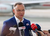 001_Andrzej_Duda_briefing_wylot_Paryz_Francja_20240725_PK2_4256.jpg