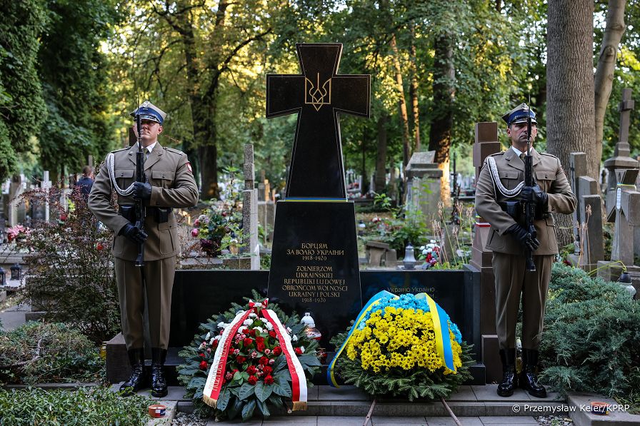 003_PAD_zlozenie_wienca_przed_Pomnikiem_Zolnierzy_Ukrainskiej_Republiki_Ludowej_20240814_PK1_6935.jpg