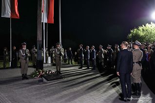 002_PAD_uroczystosci_przed_krzyzem_upamietniajacym_smierc_ks_mjr_Ignacego_Skorupki _20240814_PK1_7436.jpg