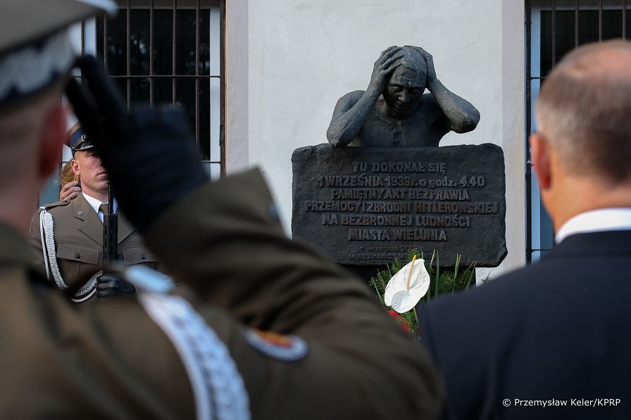 19_Andrzej_Duda_uroczystosc_upamietniajaca_wybuch_II_Wojny_Swiatowej_Wielun_20240901_PK1_5033.jpg