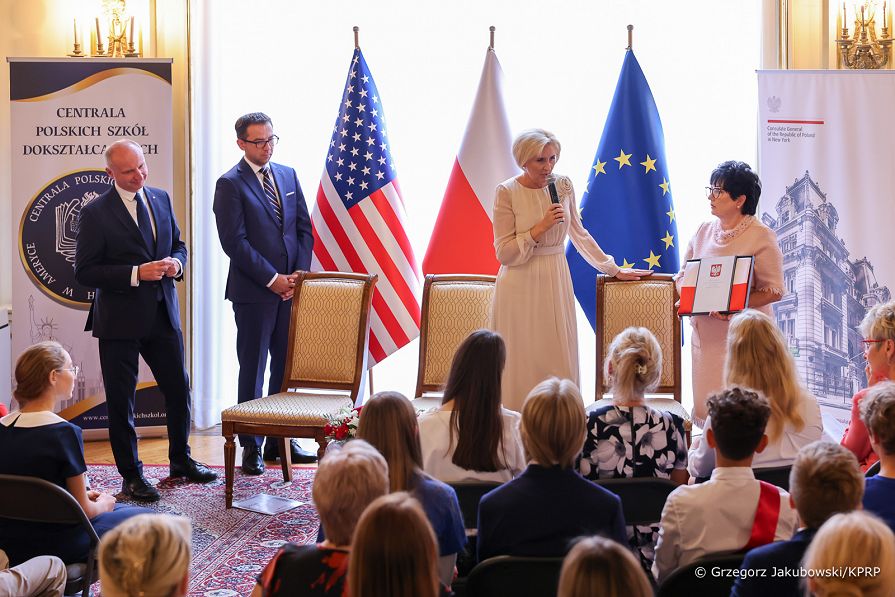 19_Agata_Kornhauser_Duda_Narodowe_Czytanie_konsulat_Nowy_Jork_20240924_GJB_7677.jpg