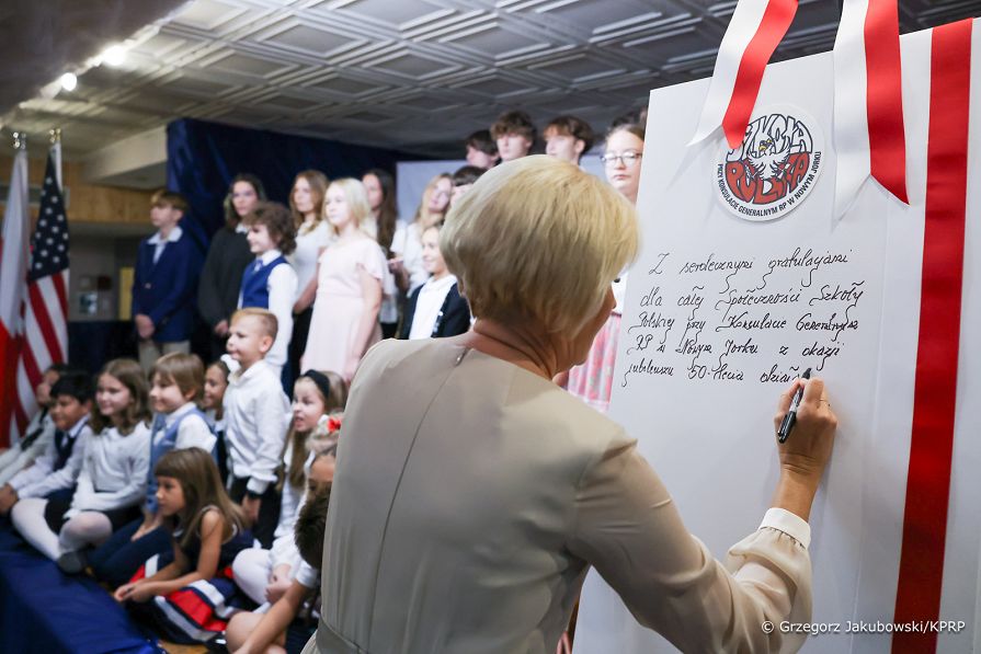 17_Agata_Kornhauser_Duda_szkola_przy_konsulacie_Nowy_Jork_20240924_GJB_8928.jpg