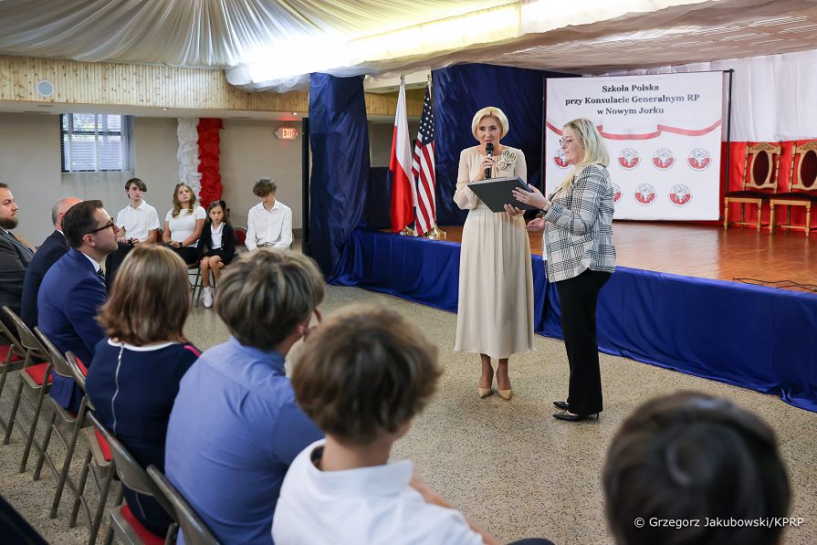 06_Agata_Kornhauser_Duda_szkola_przy_konsulacie_Nowy_Jork_20240924_GJB_8777.jpg