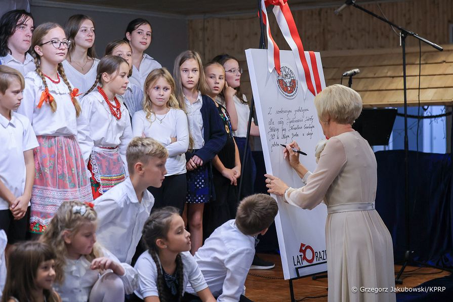 15_Agata_Kornhauser_Duda_szkola_przy_konsulacie_Nowy_Jork_20240924_GJA_5254.jpg