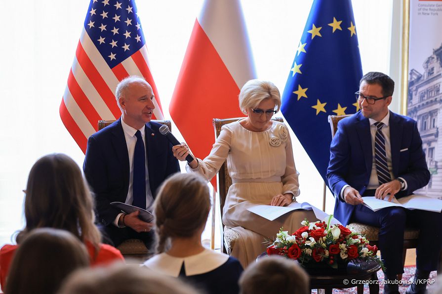 08_Agata_Kornhauser_Duda_Narodowe_Czytanie_konsulat_Nowy_Jork_20240924_GJA_4653.jpg