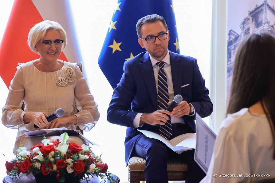 12_Agata_Kornhauser_Duda_Narodowe_Czytanie_konsulat_Nowy_Jork_20240924_GJA_4702.jpg