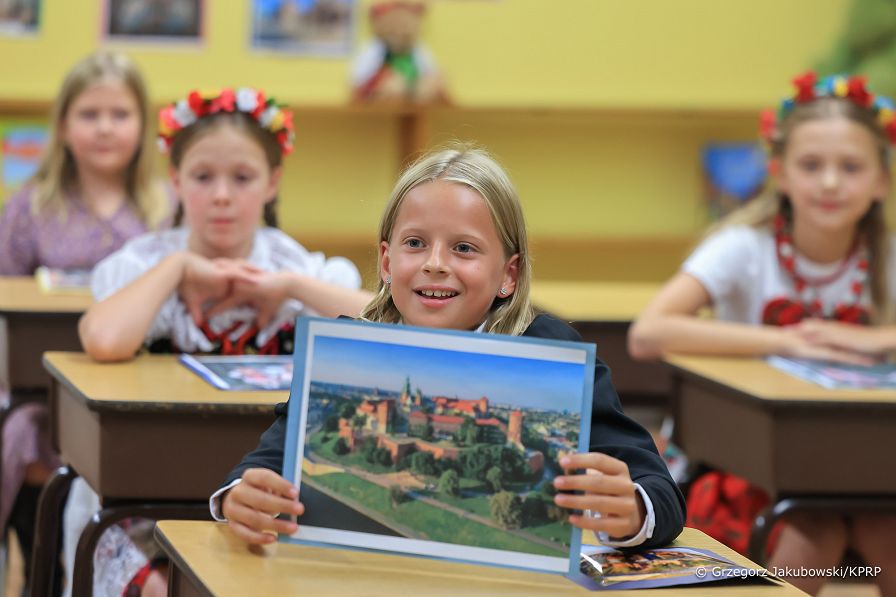 25_Agata_Kornhauser_Duda_szkola_Linden_20240925_GJA_5741.jpg
