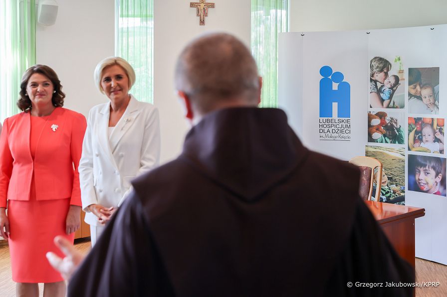 05_Agata_Kornhauser_Duda_Diana_Nausėdienė_Hospicjum_Malego_Ksiecia_20240905_GJB_4178.jpg