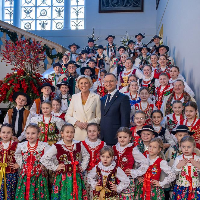046_004_d_Para_Prezydencka_zyczenia_swiateczne_20241217_GJA_0198-Poprawione-Szum 3 new 1.jpg