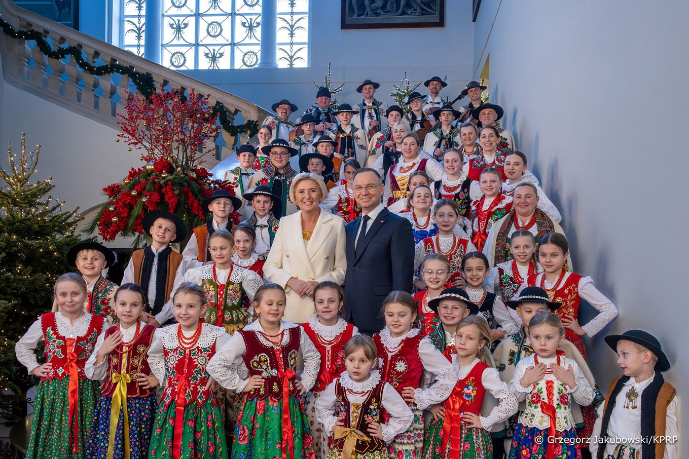 046_004_d_Para_Prezydencka_zyczenia_swiateczne_20241217_GJA_0198-Poprawione-Szum 3 new 1.jpg