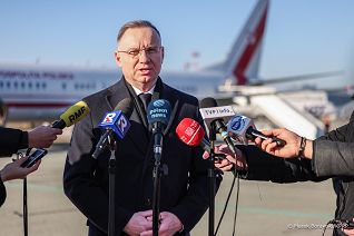 001_a_Prezydent_Andrzej_Duda_briefing_odlot_Davos_szwajcarja_20250120_MB2_9693.jpg