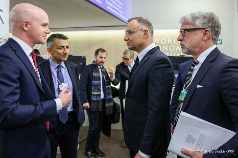 001_Prezydent_Andrzej_Duda_spotkanie_Brian_Armstrong_Davos_20250121_MB1_0709.jpg