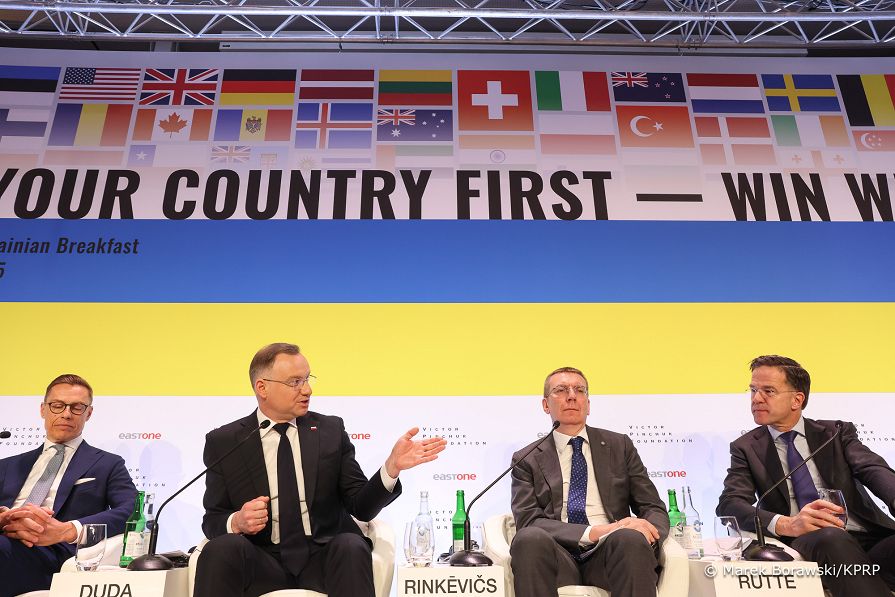 04_Abdrzej_Duda_Ukrainian_Breakfast_Davos_20250123_MB1_2913.jpg