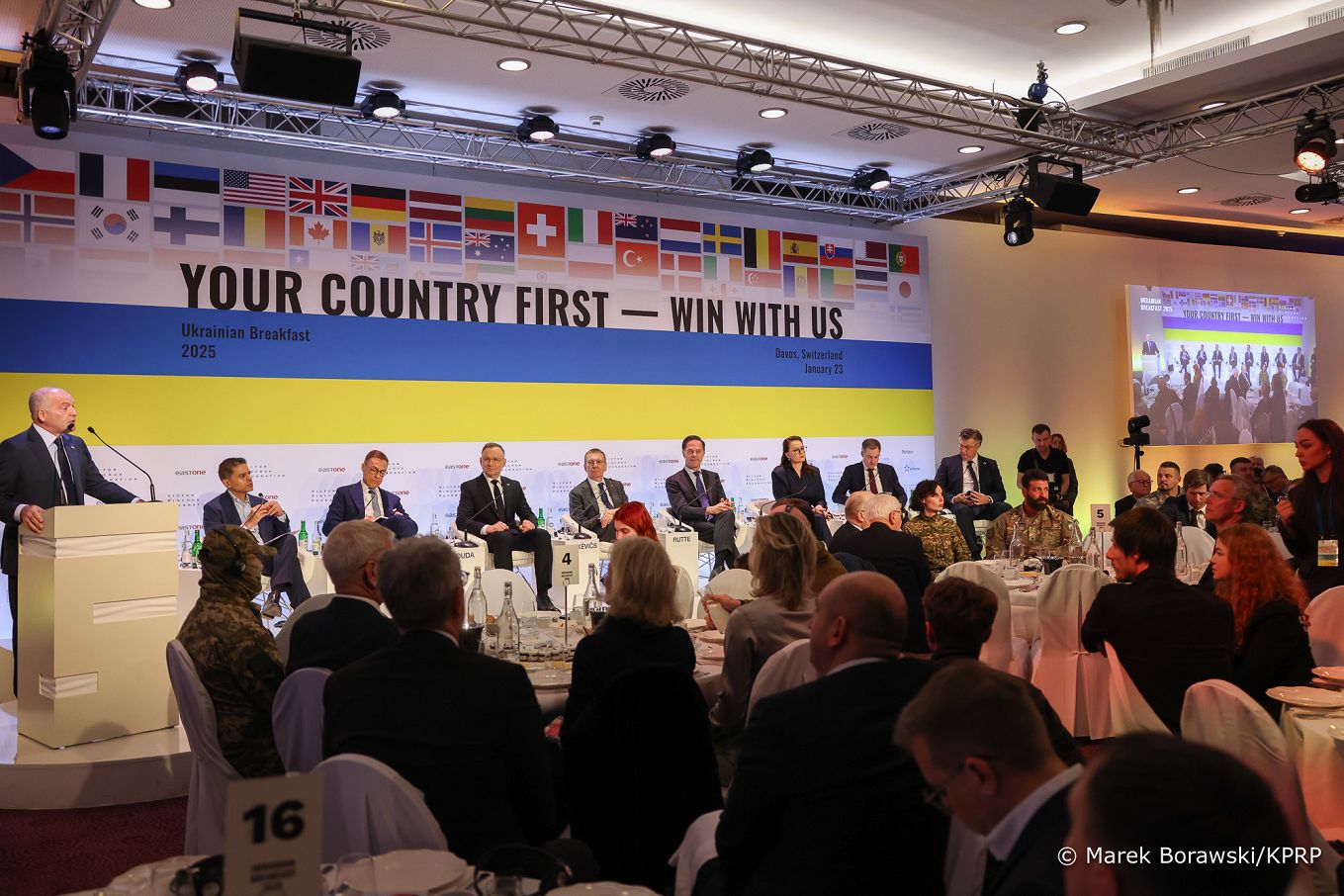 02_Abdrzej_Duda_Ukrainian_Breakfast_Davos_20250123_MB1_2820.jpg