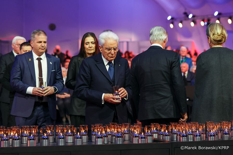 020A_Andrzej_Duda_80_rocznica_wyzwolenia_KL_Auschwitz-Birkenau_główne_obchody_27-01-2025_MB2_2278.jpg.JPG
