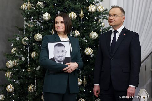13_Andrzej_Duda_Swiatlana_Cichanousk_przedstawiciele_spolecznosci_bialoruskiej_20250109_LB_15129.jpg