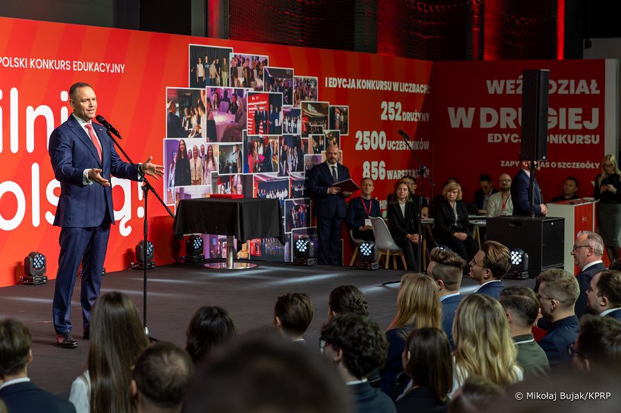 008_a_Prezydent_Karol_Nawrocki_Kongres_Przyszlosci_Narodowej_20251016_MWB21315.jpg