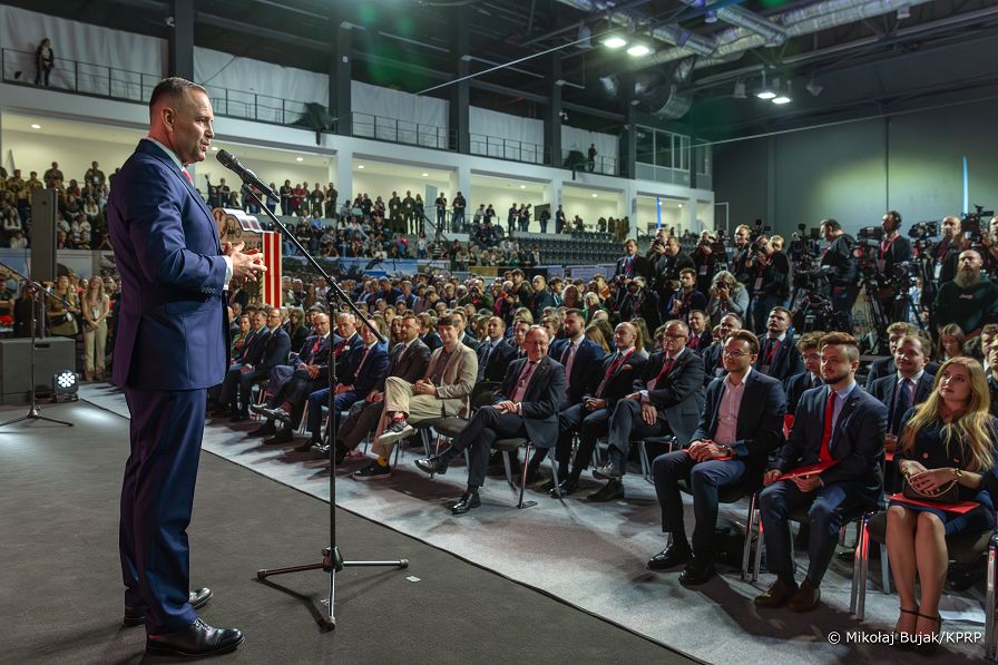 009_Prezydent_Karol_Nawrocki_Kongres_Przyszlosci_Narodowej_20251016_MWB21537.jpg