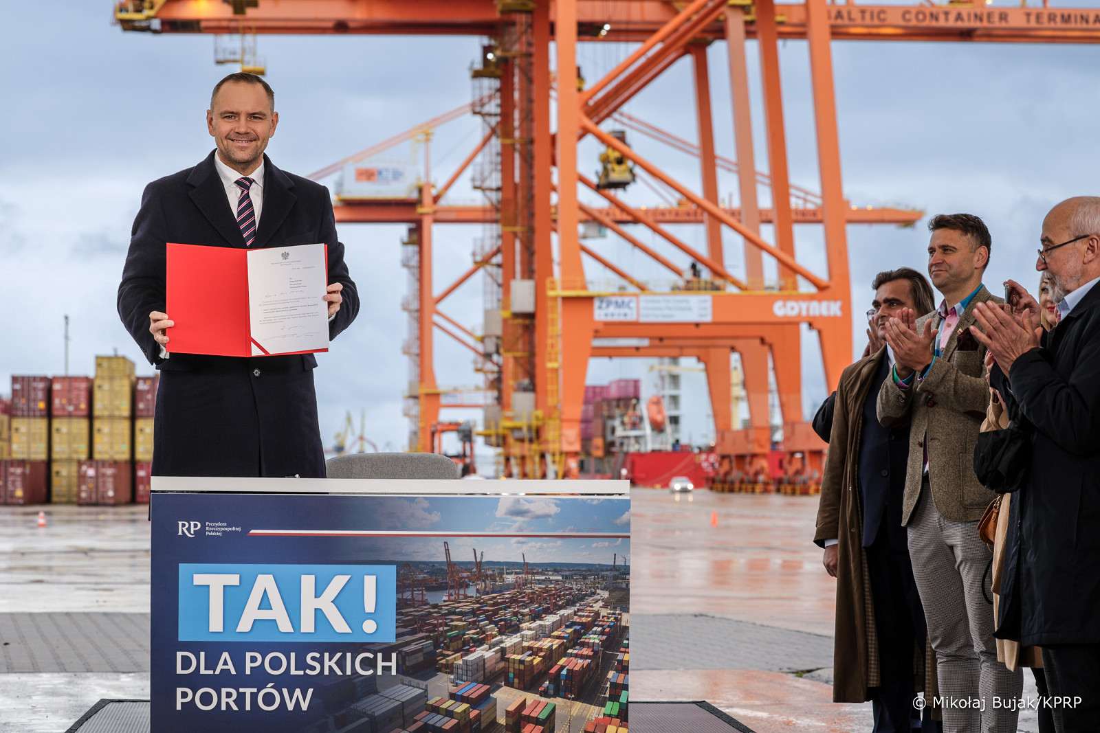 002_b_Prezydent_Karol_Nawrocki_wizyta_Gdynia_20251017_MWB12650.jpg [1.46 MB]