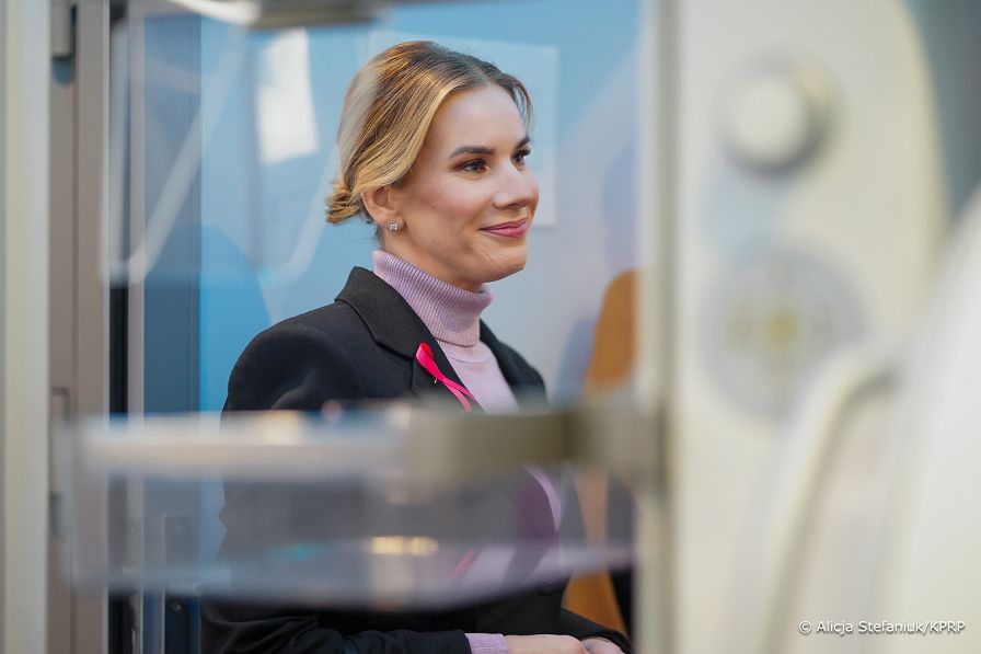 009_a_Prezydentowa_Marta_Nawrocka_mammograf_Lazienki_Krolewskie_Warszawa_20251018_DSC01512.jpg
