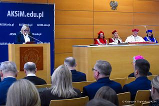 001_Doradca_Beata_Kempa_Inauguracja_Roku_Akademickiego_AKSiM_20251018_DSC_0586.jpg