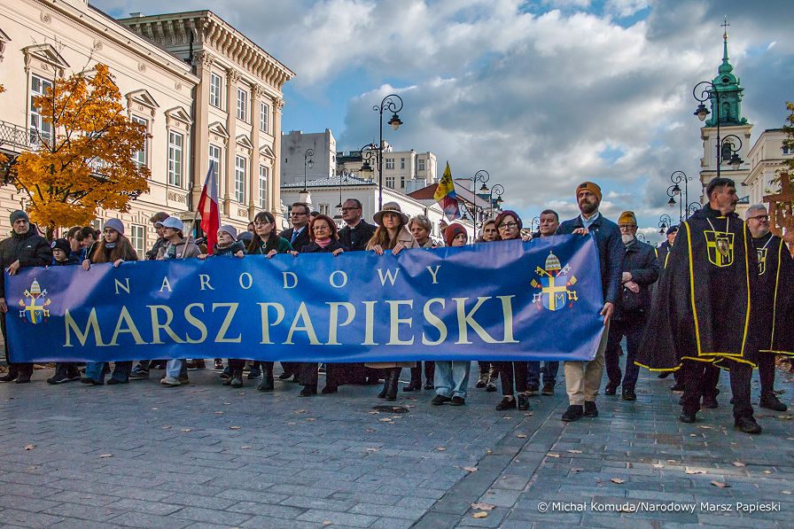 001_Doradca_Jan_Jozef_Kasprzyk_III_Narodowy_Marsz_Papieski_20251019_Fot. M. Komuda (9).jpg