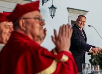 032_Prezydent_Karol_Nawrocki_Zamość_Akademia_Zamojska_Inauguracja_roku_akademickiego_21-10-2025_MWB18889.jpg.JPG