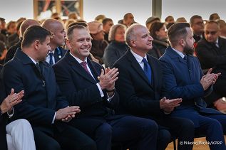 027_Prezydent_Karol_Nawrocki_Zamość_Akademia_Zamojska_Inauguracja_roku_akademickiego_21-10-2025_MWB18429.jpg.JPG