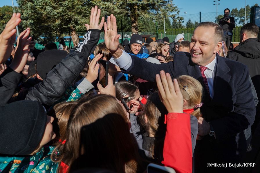 001_Prezydent_Karol_Nawrocki_Tomaszów_Lubelski_konferencja_Między_informacją_a_dezinformacją_21-10-2025_MWB28750.jpg.JPG