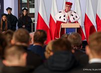 028_Prezydent_Karol_Nawrocki_Zamość_Akademia_Zamojska_Inauguracja_roku_akademickiego_21-10-2025_MWB18474.jpg.JPG