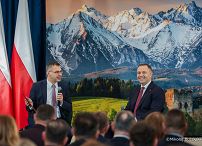 006_Prezydent_Karol_Nawrocki_Tomaszów_Lubelski_konferencja_Między_informacją_a_dezinformacją_21-10-2025_MWB16706.jpg.JPG