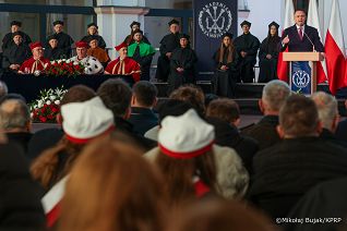 031_Prezydent_Karol_Nawrocki_Zamość_Akademia_Zamojska_Inauguracja_roku_akademickiego_21-10-2025_MWB18753.jpg.JPG