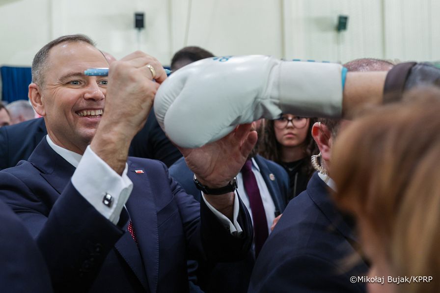 018_Prezydent_Karol_Nawrocki_Tomaszów_Lubelski_konferencja_Między_informacją_a_dezinformacją_21-10-2025_MWB29726.jpg.JPG