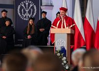 025_Prezydent_Karol_Nawrocki_Zamość_Akademia_Zamojska_Inauguracja_roku_akademickiego_21-10-2025_MWB18245.jpg.JPG