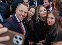 016_Prezydent_Karol_Nawrocki_Tomaszów_Lubelski_konferencja_Między_informacją_a_dezinformacją_21-10-2025_MWB29630.jpg.JPG
