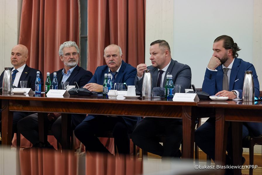 013_Prezydent_Karol_Nawrocki_spotkanie_przedstawiciele_przewoźników_22-10-2025_LB_29330.jpg.JPG