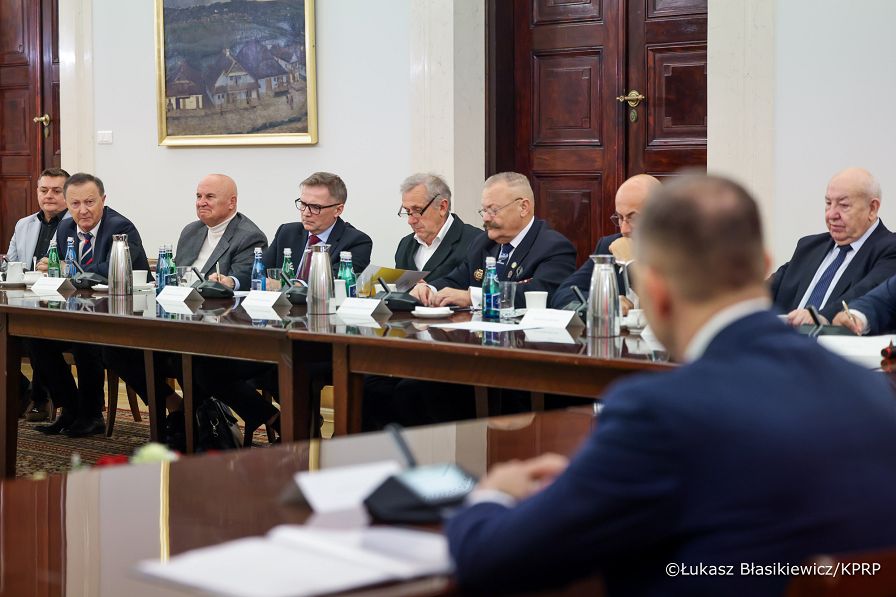 010_Prezydent_Karol_Nawrocki_spotkanie_przedstawiciele_przewoźników_22-10-2025_LB_29186.jpg.JPG