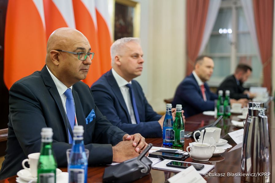 006_Prezydent_Karol_Nawrocki_spotkanie_przedstawiciele_przewoźników_22-10-2025_LB_12580.jpg.JPG
