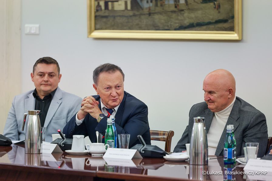 002_Prezydent_Karol_Nawrocki_spotkanie_przedstawiciele_przewoźników_22-10-2025_LB_29161.jpg.JPG