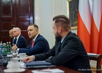 009_Prezydent_Karol_Nawrocki_spotkanie_przedstawiciele_przewoźników_22-10-2025_LB_12531.jpg.JPG