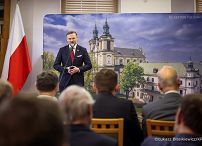 010_Minister_Zbigniew_Bogucki_udział w uroczystym przekazaniu promesy SKOZK klasztorowi OO Paulinów Na Skałce_27-10-2025_LB_21368.jpg.JPG