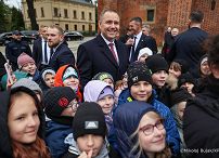 024_Prezydent Karol Nawrocki_wizyta w Bazylice Archikatedralnej św. Apostołów Piotra i Pawła w roku 1000-lecia koronacji Bolesława Chrobrego na pierwszego króla Polski_27-10-2025_MWB12388.jpg.JPG