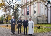 001_Minister_Zbigniew_Bogucki_udział w uroczystym przekazaniu promesy SKOZK klasztorowi OO Paulinów Na Skałce_27-10-2025_LB_20715.jpg.JPG
