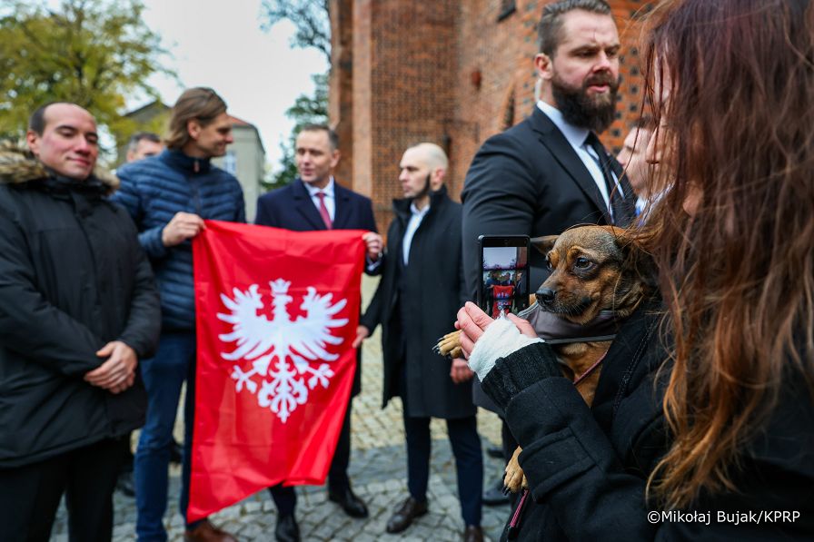040_Prezydent Karol Nawrocki_wizyta w Bazylice Archikatedralnej św. Apostołów Piotra i Pawła w roku 1000-lecia koronacji Bolesława Chrobrego na pierwszego króla Polski_27-10-2025_MWB13714.jpg.JPG