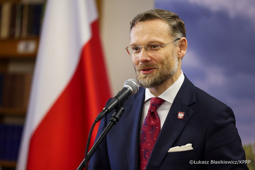 011_Minister_Zbigniew_Bogucki_udział w uroczystym przekazaniu promesy SKOZK klasztorowi OO Paulinów Na Skałce_27-10-2025_LB_21408.jpg.JPG