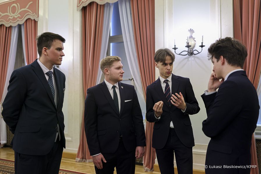 07_Adam_Andruszkiewicz_rada_ds_mlodziezy _20251029_LB_22102.jpg